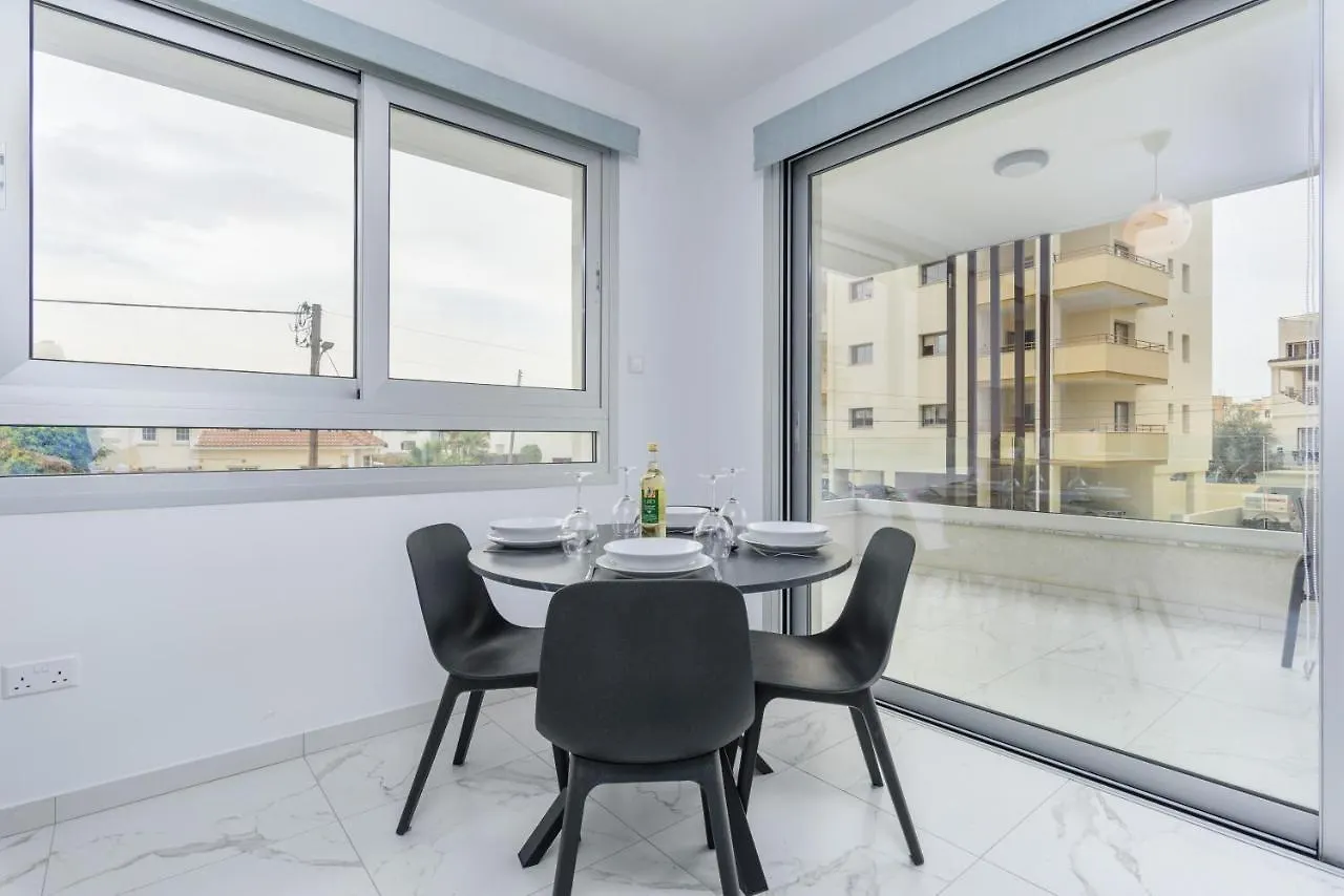 Mirage 2-Br Apartment In 拉纳卡 塞浦路斯