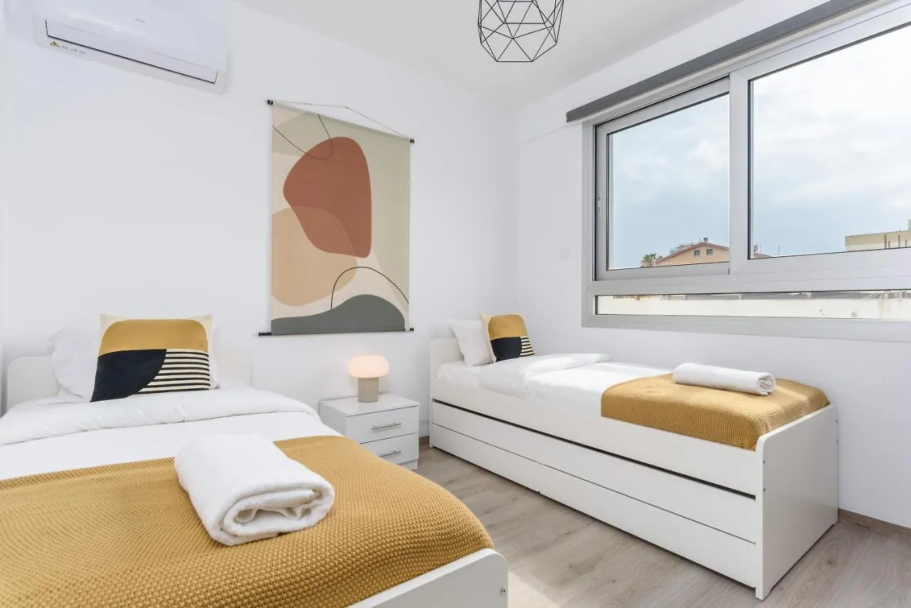 Mirage 2-Br Apartment In 拉纳卡 0*,